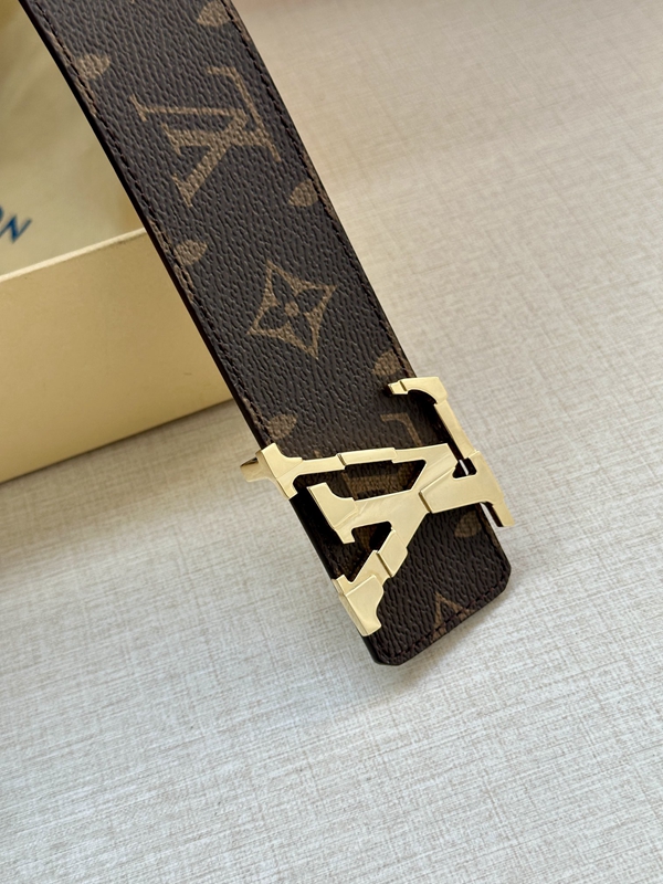 激安ルイヴィトンベルト着用イメージ